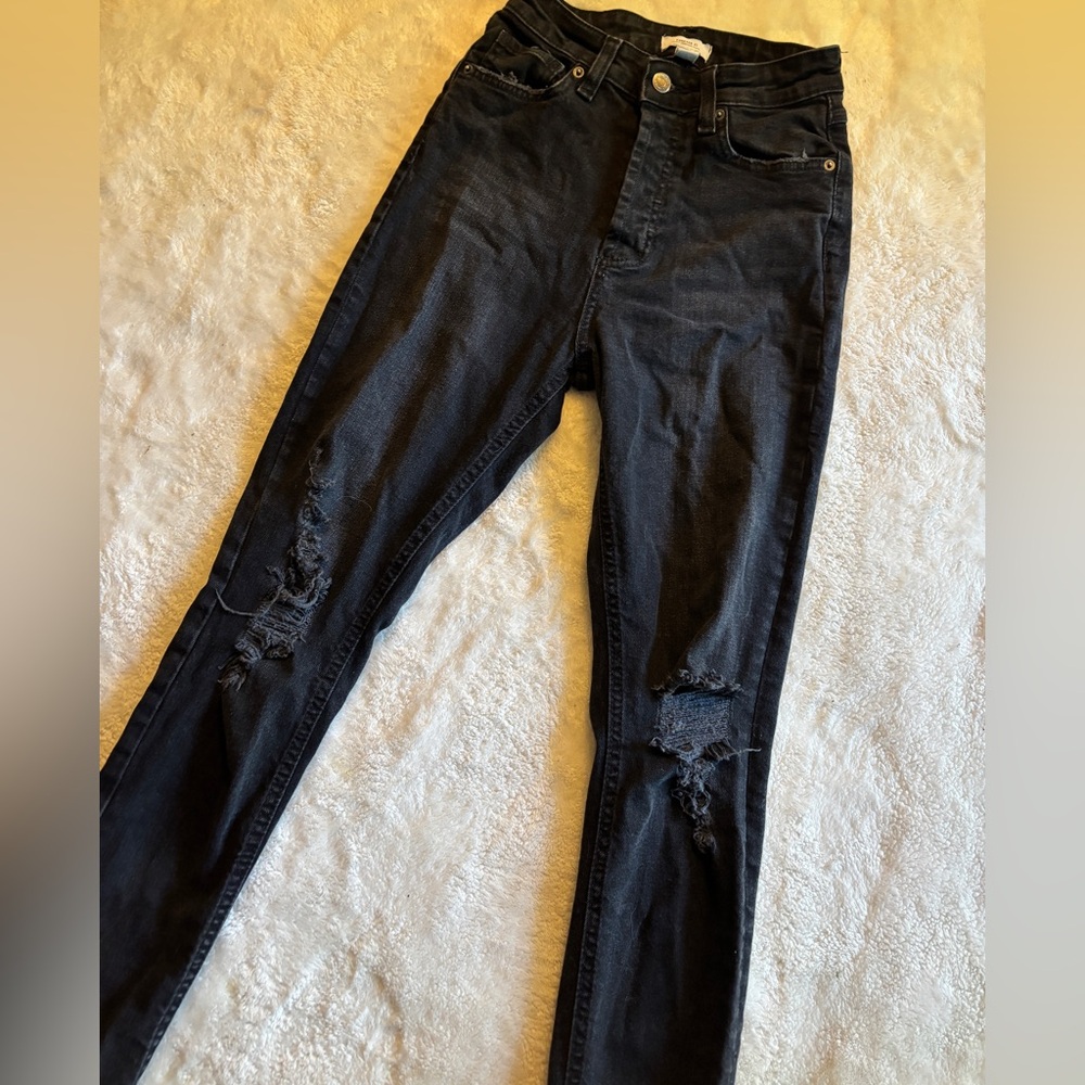 Forever 21 distressed high waisted skinny jeans